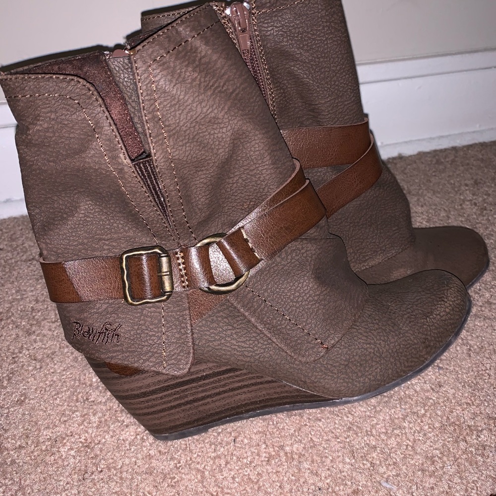 Brown Blowfish Wedge